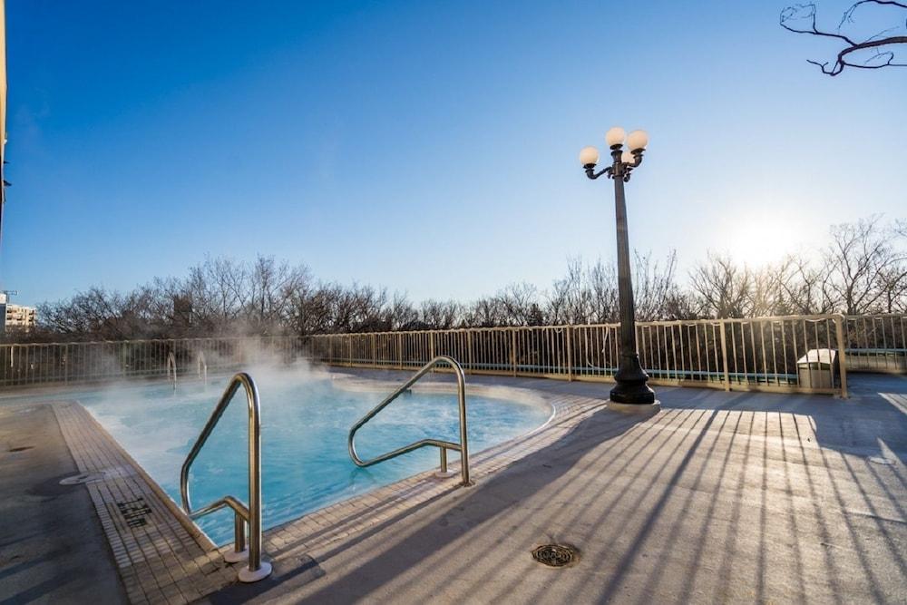 Temple Gardens Hotel & Spa Moose Jaw Exterior photo