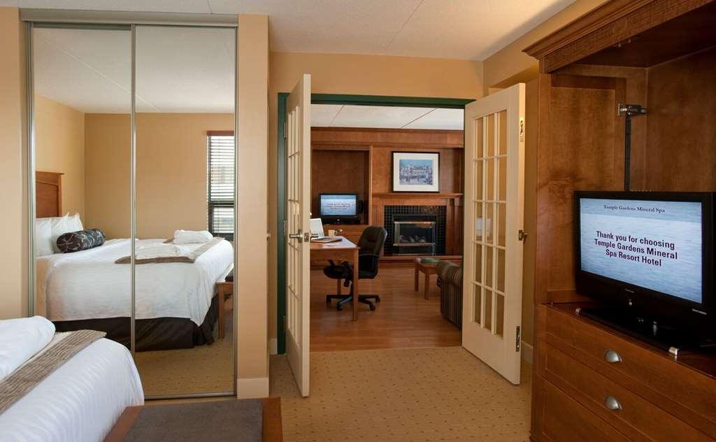 Temple Gardens Hotel & Spa Moose Jaw Room photo