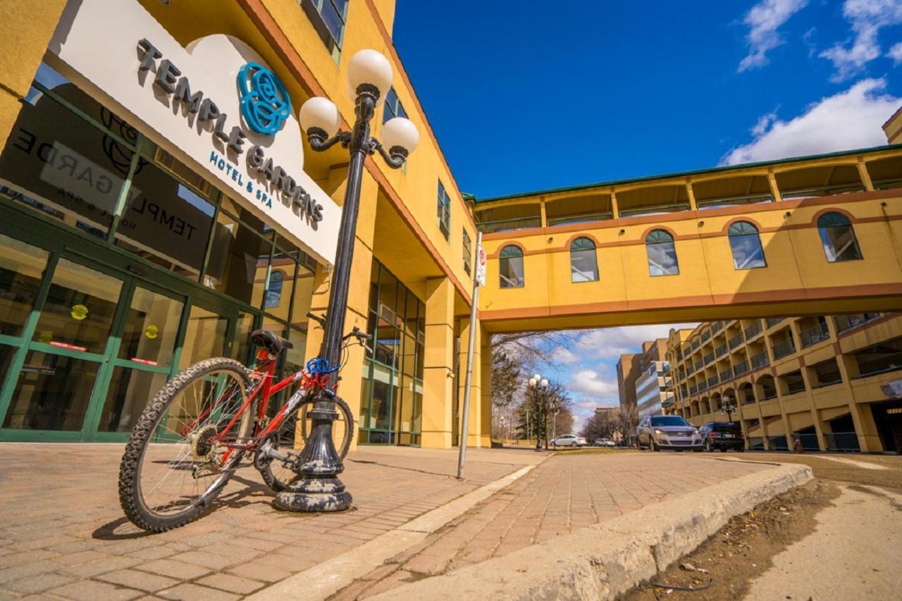 Temple Gardens Hotel & Spa Moose Jaw Exterior photo